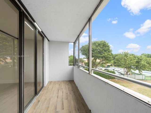 8215 SW 152nd Avenue G308, Miami, FL 33193