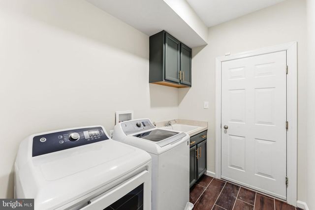 9215 SHAFERS MILL DR, Frederick, MD 21704
