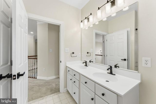 9215 SHAFERS MILL DR, Frederick, MD 21704
