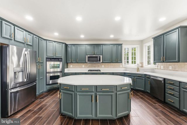 9215 SHAFERS MILL DR, Frederick, MD 21704