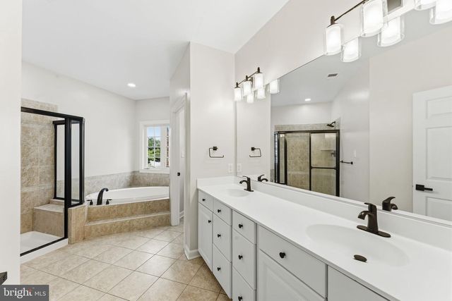 9215 SHAFERS MILL DR, Frederick, MD 21704