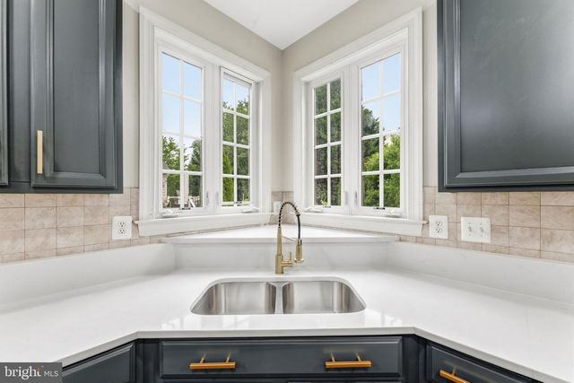 9215 SHAFERS MILL DR, Frederick, MD 21704