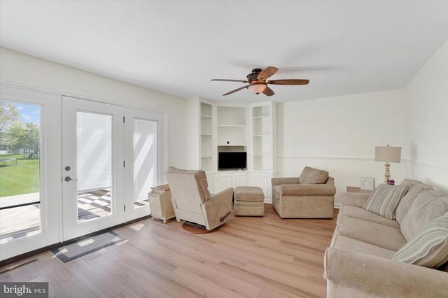 1190 CHERIMOYA ST, York, PA 17404