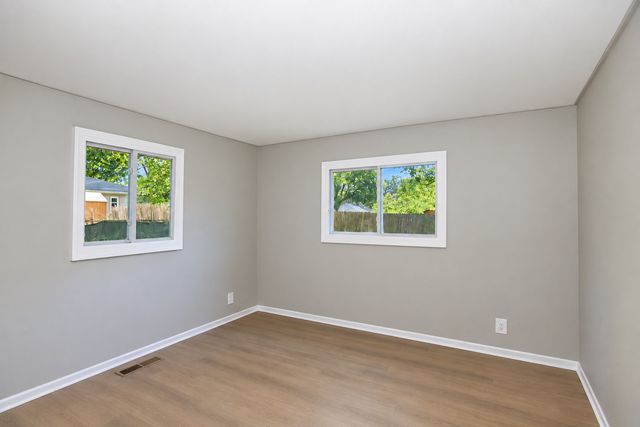 843 Navajo Drive, Carpentersville, IL 60110