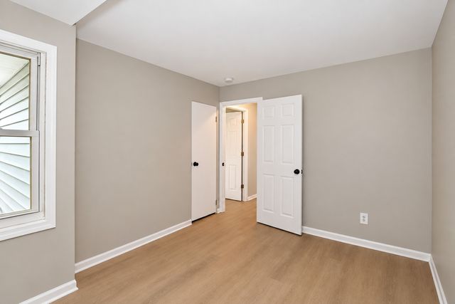 843 Navajo Drive, Carpentersville, IL 60110