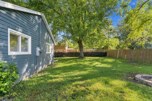843 Navajo Drive, Carpentersville, IL 60110