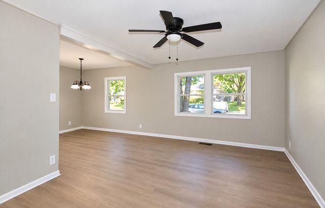 843 Navajo Drive, Carpentersville, IL 60110
