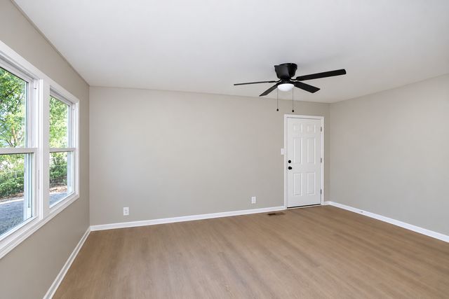 843 Navajo Drive, Carpentersville, IL 60110