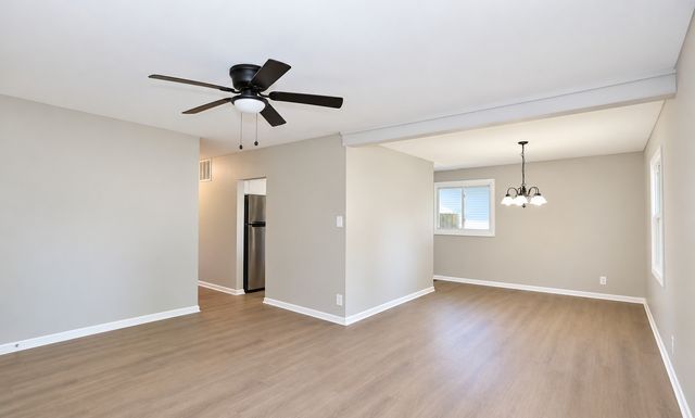 843 Navajo Drive, Carpentersville, IL 60110