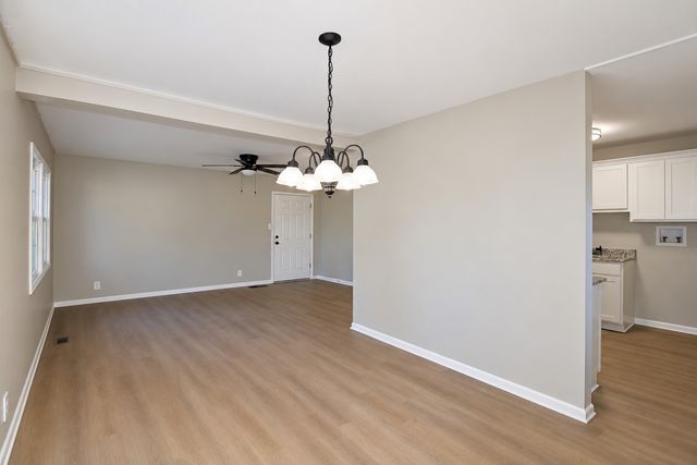 843 Navajo Drive, Carpentersville, IL 60110
