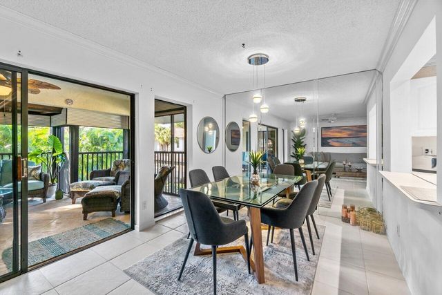 50 PELICAN POINTE Drive 2050, Delray Beach, FL 33483
