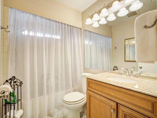 15 Coyle Creek Cir, Fair Oaks, CA 95628