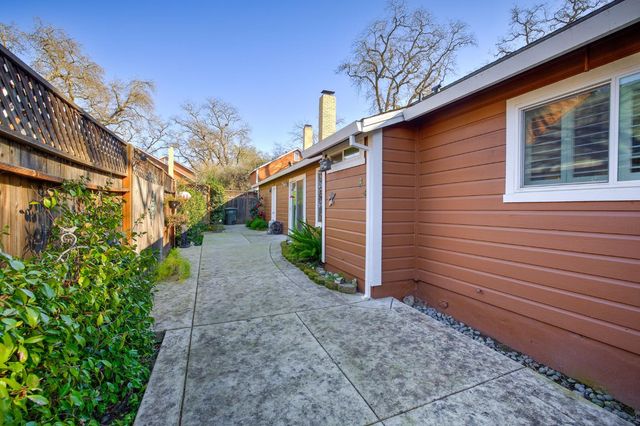 15 Coyle Creek Cir, Fair Oaks, CA 95628