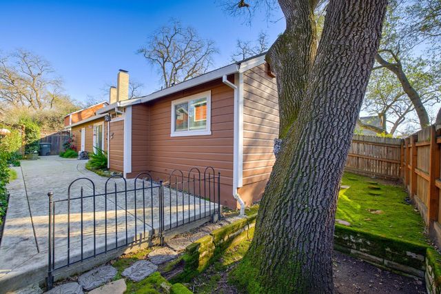 15 Coyle Creek Cir, Fair Oaks, CA 95628