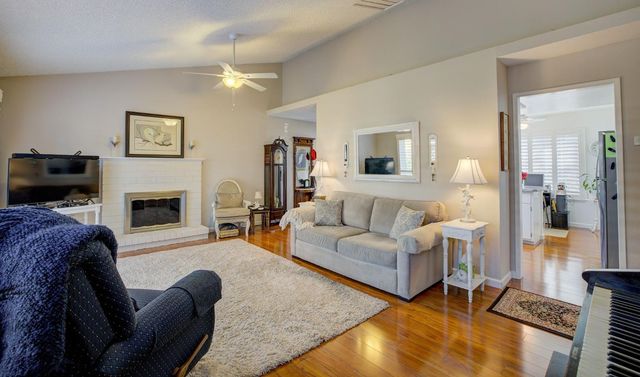 15 Coyle Creek Cir, Fair Oaks, CA 95628