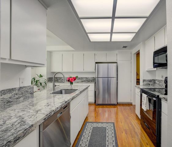 15 Coyle Creek Cir, Fair Oaks, CA 95628