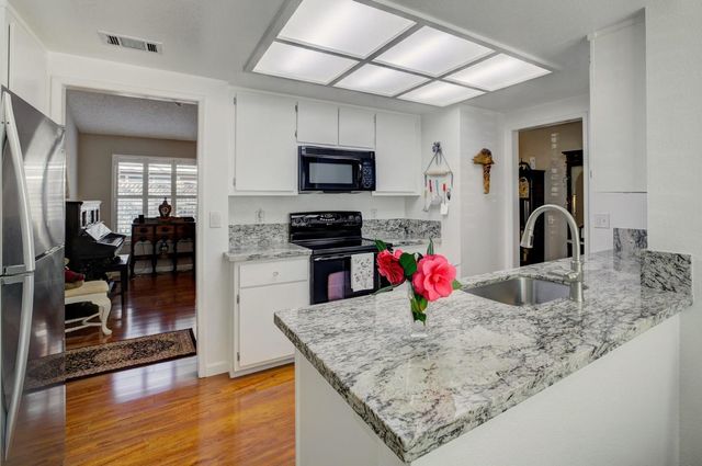 15 Coyle Creek Cir, Fair Oaks, CA 95628