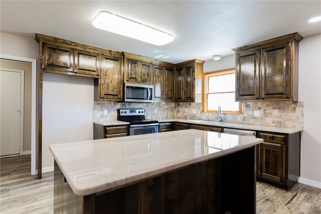 918 S 25th Street, Rogers, AR 72758