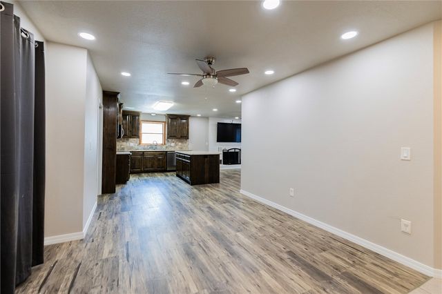 918 S 25th Street, Rogers, AR 72758
