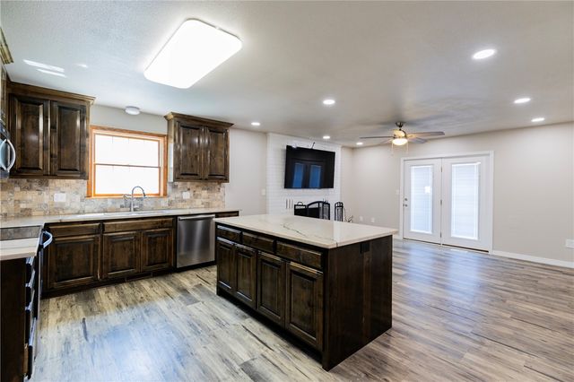 918 S 25th Street, Rogers, AR 72758
