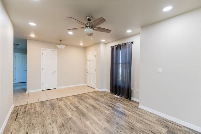 918 S 25th Street, Rogers, AR 72758