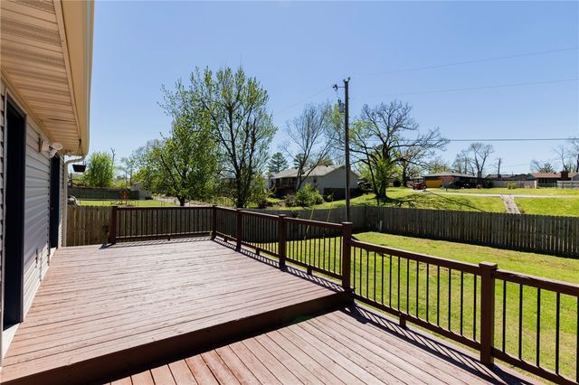 918 S 25th Street, Rogers, AR 72758