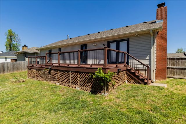 918 S 25th Street, Rogers, AR 72758