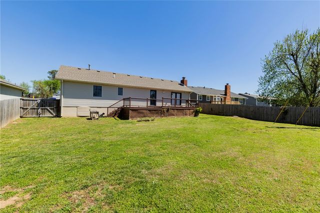 918 S 25th Street, Rogers, AR 72758
