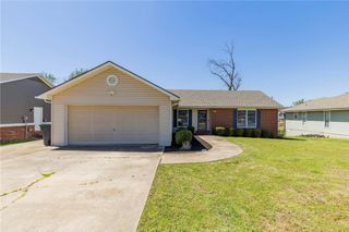 918 S 25th Street, Rogers, AR 72758