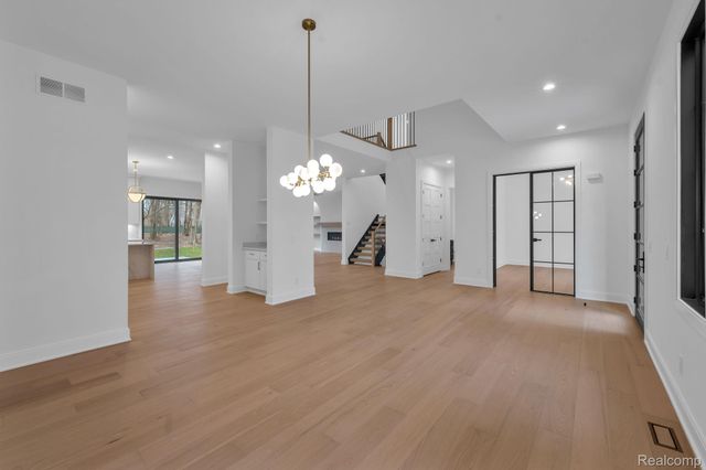 4546 Niagara Lane, Bloomfield Charter Township, MI 48301