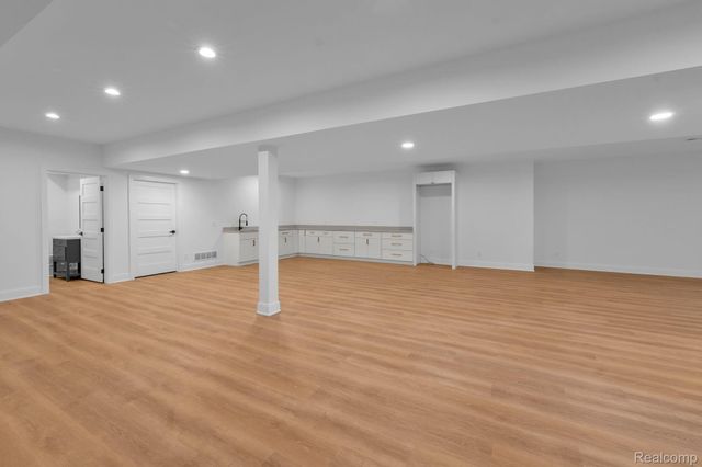 4546 Niagara Lane, Bloomfield Charter Township, MI 48301