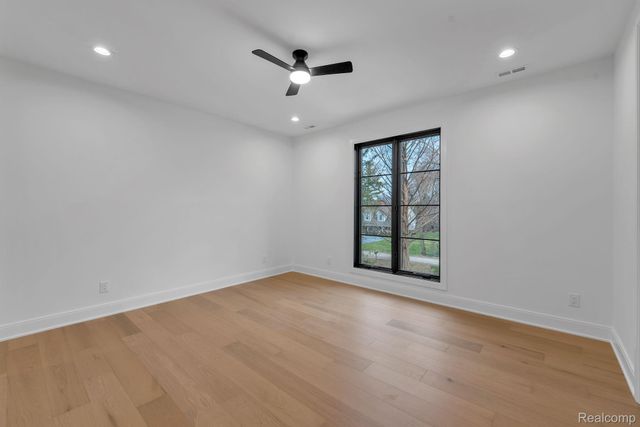 4546 Niagara Lane, Bloomfield Charter Township, MI 48301
