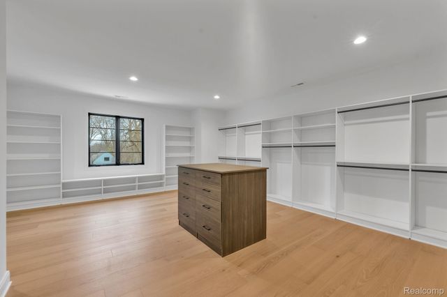 4546 Niagara Lane, Bloomfield Charter Township, MI 48301