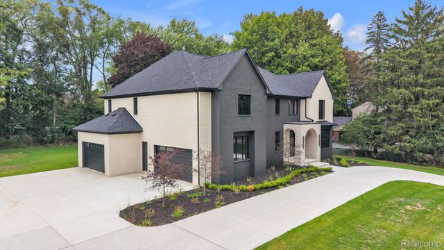 4546 Niagara Lane, Bloomfield Charter Township, MI 48301