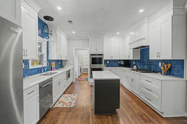 8882 HILLMAN WAY DR, Bartlett, TN 38133