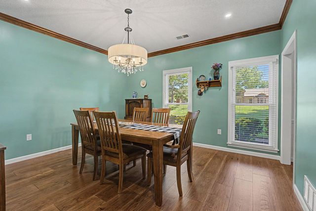 8882 HILLMAN WAY DR, Bartlett, TN 38133