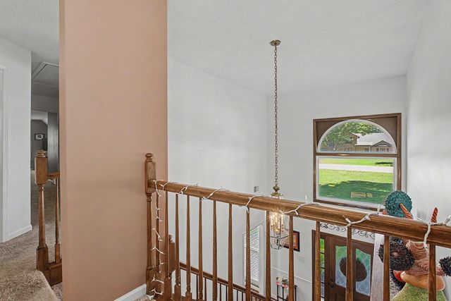 8882 HILLMAN WAY DR, Bartlett, TN 38133