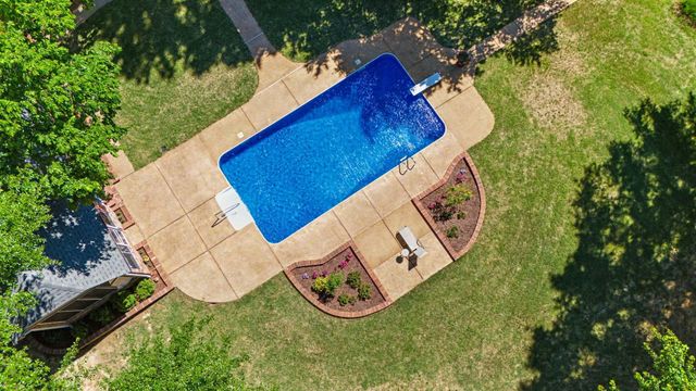 8882 HILLMAN WAY DR, Bartlett, TN 38133