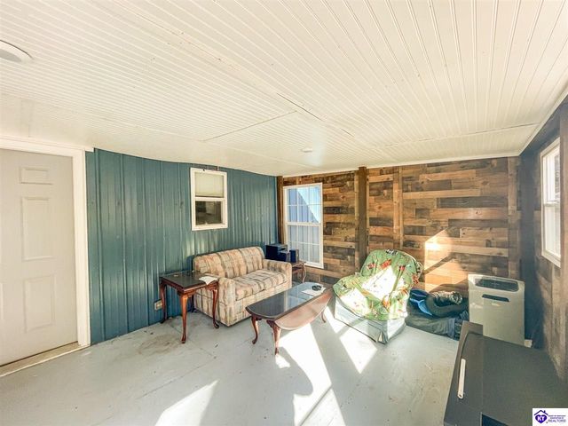 362 Lower Ridge Crest Road, Clarkson, KY 42726