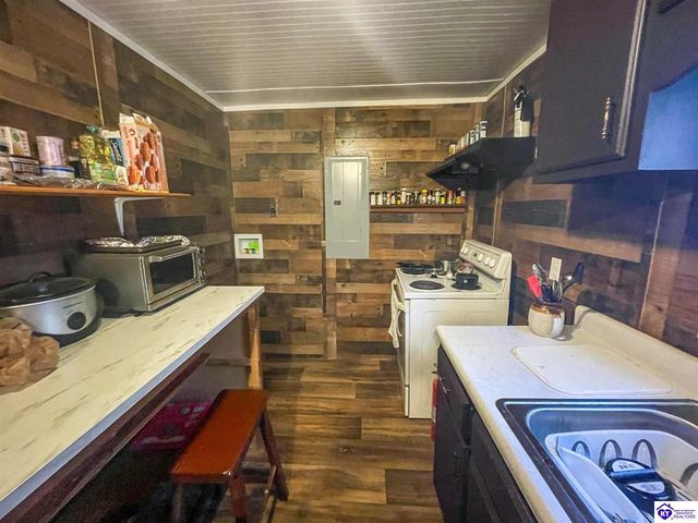 362 Lower Ridge Crest Road, Clarkson, KY 42726