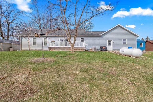 6877 Rowley Drive, Osseo, MI 49266