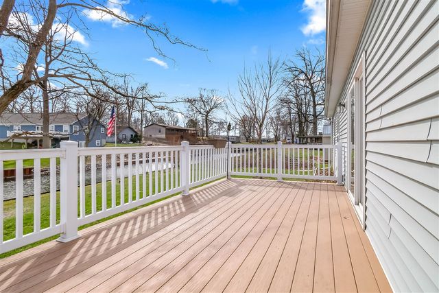 6877 Rowley Drive, Osseo, MI 49266