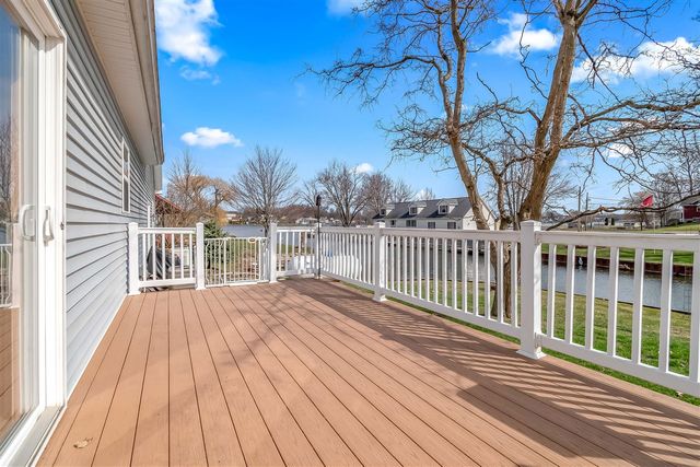 6877 Rowley Drive, Osseo, MI 49266