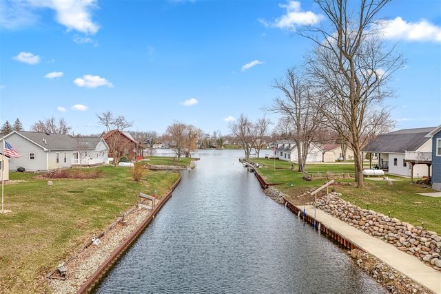 6877 Rowley Drive, Osseo, MI 49266