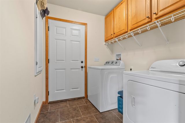 6877 Rowley Drive, Osseo, MI 49266