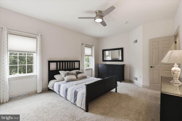 2271 PORTER WAY, Lancaster, PA 17601