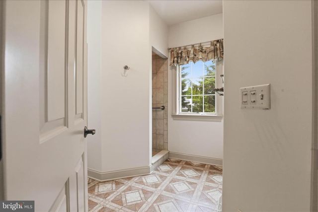 2271 PORTER WAY, Lancaster, PA 17601