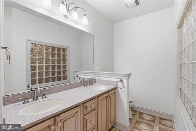 2271 PORTER WAY, Lancaster, PA 17601