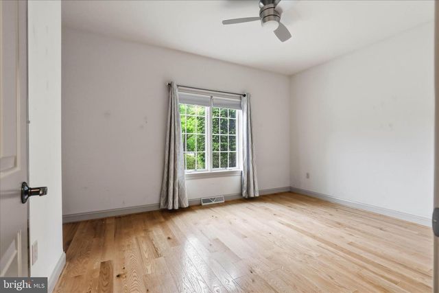 2271 PORTER WAY, Lancaster, PA 17601
