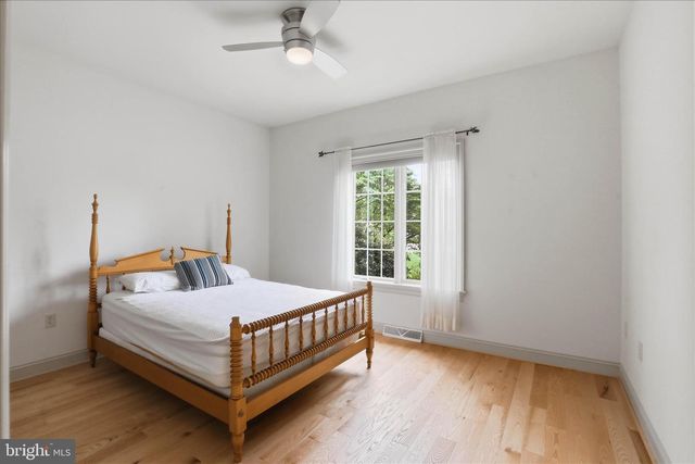 2271 PORTER WAY, Lancaster, PA 17601
